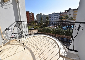 مطبخ منفصل -شقة غرفتين وصالة مفروشة اثاث جديد- في توسمور / الانيا 