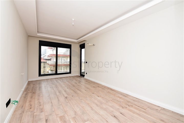 دوبلكس واسعة ضمن مجمع جديد - تصميم 6 غرف وصالتين - في مركز الانيا 