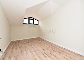 دوبلكس واسعة ضمن مجمع جديد - تصميم 6 غرف وصالتين - في مركز الانيا 