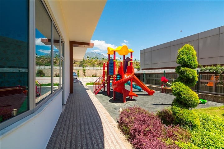 شقة فاخرة اطلالة بحر - 3 غرف وصالة مفروشة -ضمن مجمع 5 نجوم - في محمودلار / الانيا 