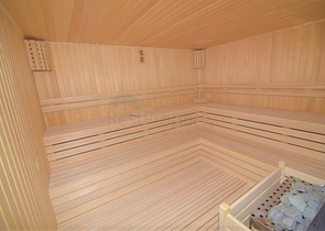 مجمع فاخر حديث - شقة غرفة وصالة مفروشة - في مركز الانيا 