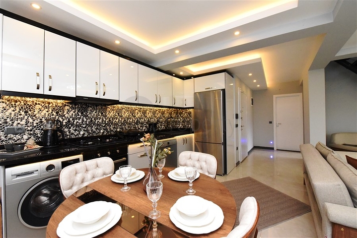 قريبة من البحر - دوبلكس 4 غرف وصالة ضمن مجمع حديث - في مركز الانيا 