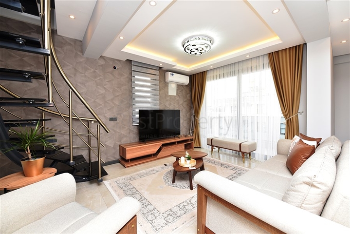 قريبة من البحر - دوبلكس 4 غرف وصالة ضمن مجمع حديث - في مركز الانيا 