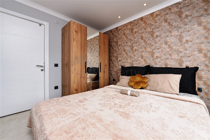 قريبة من البحر - دوبلكس 4 غرف وصالة ضمن مجمع حديث - في مركز الانيا 