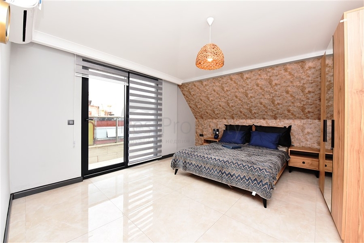 قريبة من البحر - دوبلكس 4 غرف وصالة ضمن مجمع حديث - في مركز الانيا 