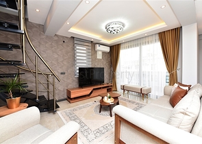 قريبة من البحر - دوبلكس 4 غرف وصالة ضمن مجمع حديث - في مركز الانيا 