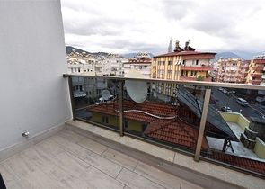 قريبة من البحر - دوبلكس 4 غرف وصالة ضمن مجمع حديث - في مركز الانيا 