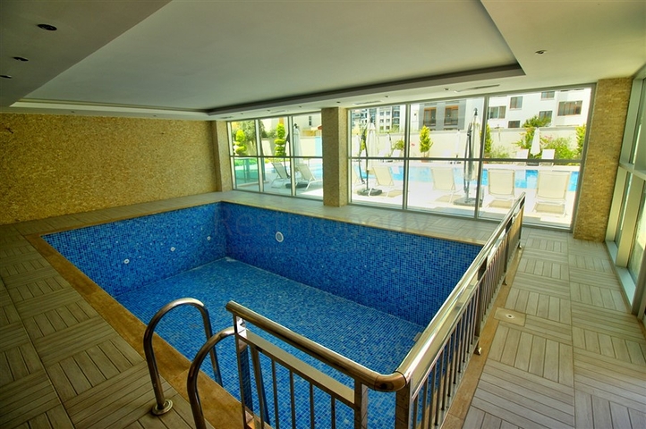 شقة غرفة وصالة ضمن مجمع انيق - في كاستل / الانيا 