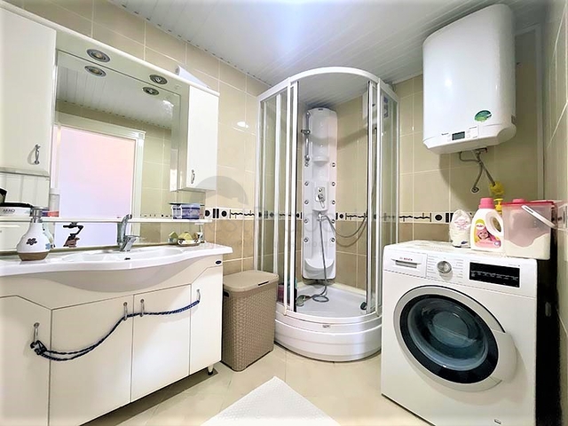 اطلالة بحر - شقة غرفتيين وصالة مفروشة - في توسمور / الانيا 