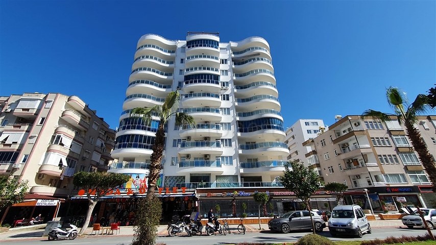 شقة اطلالة بحر - غرفتين وصالة مفروشة -ضمن مجمع على شارع بارباروس - محمودلار / الانيا 