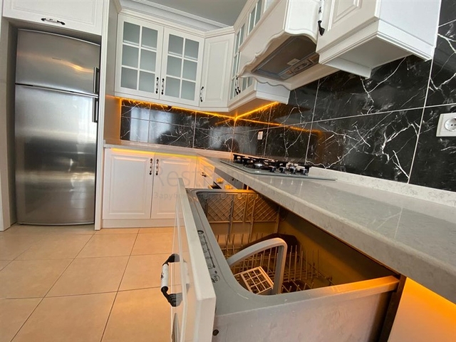 شقة اطلالة بحر - غرفتين وصالة مفروشة -ضمن مجمع على شارع بارباروس - محمودلار / الانيا 