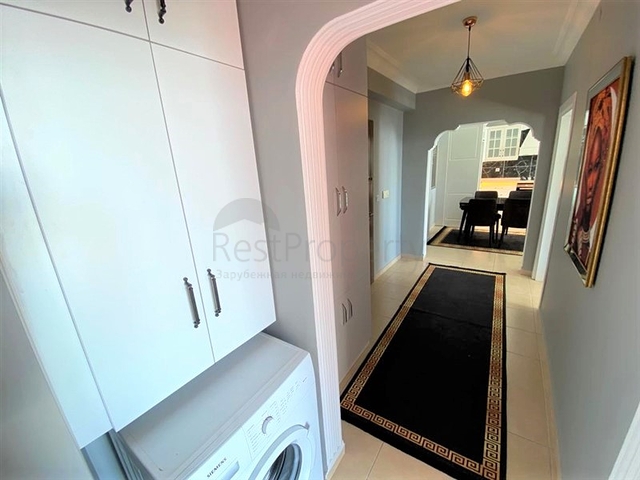 شقة اطلالة بحر - غرفتين وصالة مفروشة -ضمن مجمع على شارع بارباروس - محمودلار / الانيا 