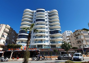 شقة اطلالة بحر - غرفتين وصالة مفروشة -ضمن مجمع على شارع بارباروس - محمودلار / الانيا 