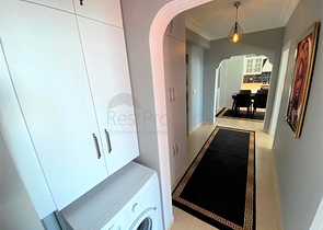 شقة اطلالة بحر - غرفتين وصالة مفروشة -ضمن مجمع على شارع بارباروس - محمودلار / الانيا 