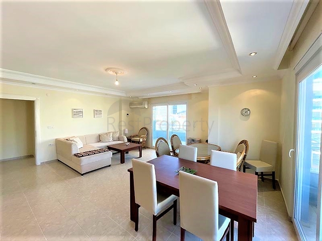 اطلالة بحر وقلعة - شقة واسعة غرفتين وصالة مفروشة - في منطقة توسمور المركزية / الانيا 