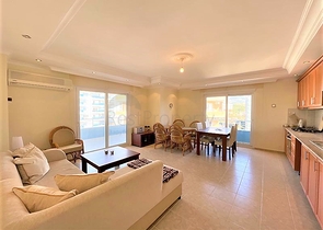 اطلالة بحر وقلعة - شقة واسعة غرفتين وصالة مفروشة - في منطقة توسمور المركزية / الانيا 