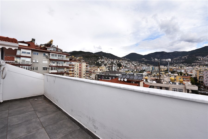 دوبلكس عائلية - 6 غرف وصالة ضمن مجمع سكني جديد في مركز الانيا 