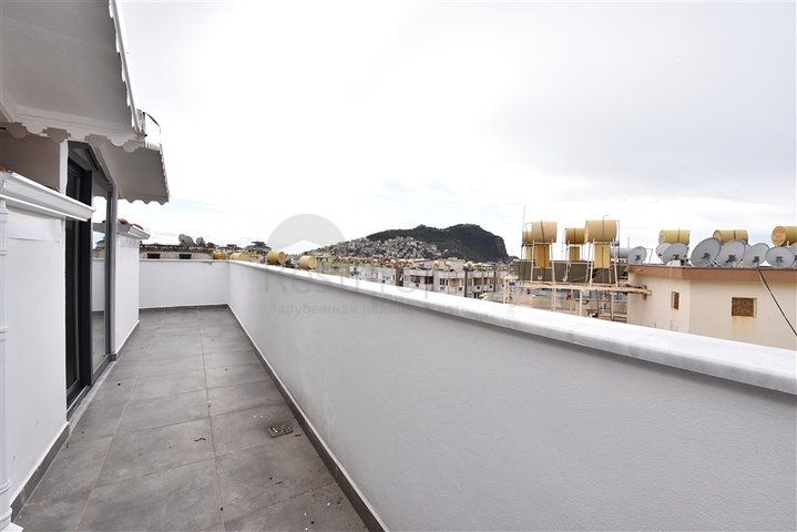 دوبلكس عائلية - 6 غرف وصالة ضمن مجمع سكني جديد في مركز الانيا 