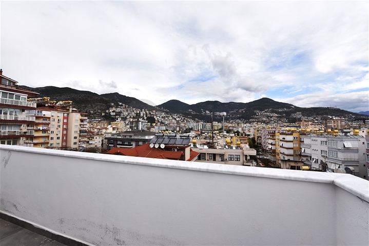 دوبلكس عائلية - 6 غرف وصالة ضمن مجمع سكني جديد في مركز الانيا 