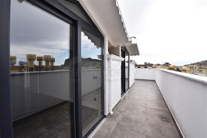 دوبلكس عائلية - 6 غرف وصالة ضمن مجمع سكني جديد في مركز الانيا 