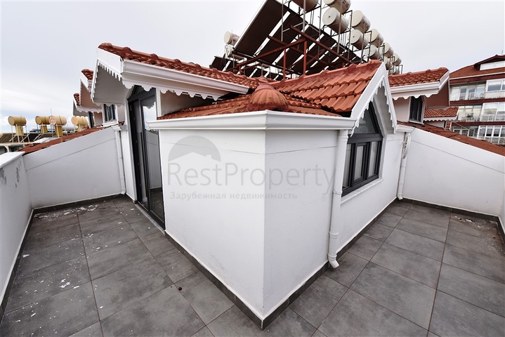 دوبلكس عائلية - 6 غرف وصالة ضمن مجمع سكني جديد في مركز الانيا 