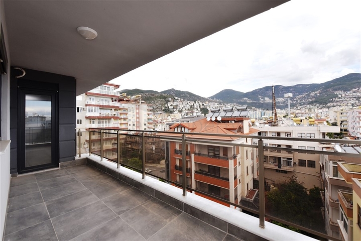 دوبلكس عائلية - 6 غرف وصالة ضمن مجمع سكني جديد في مركز الانيا 