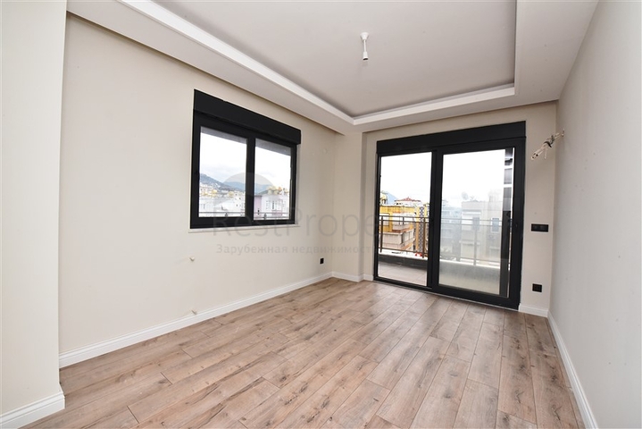 دوبلكس عائلية - 6 غرف وصالة ضمن مجمع سكني جديد في مركز الانيا 