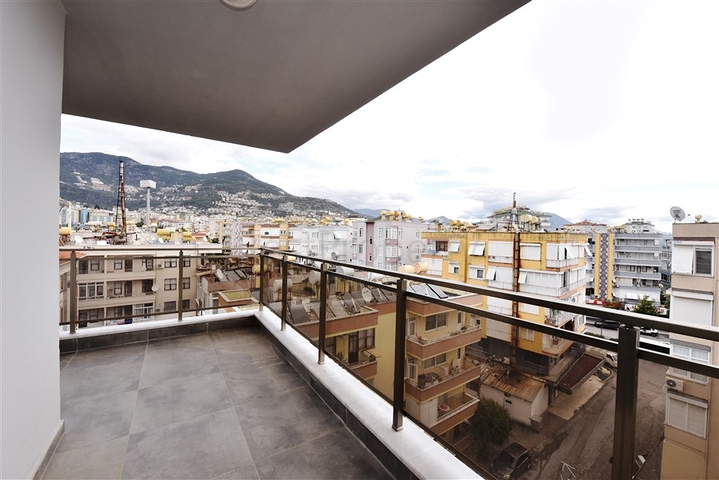 دوبلكس عائلية - 6 غرف وصالة ضمن مجمع سكني جديد في مركز الانيا 