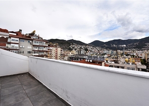 دوبلكس عائلية - 6 غرف وصالة ضمن مجمع سكني جديد في مركز الانيا 