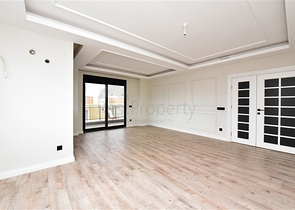 دوبلكس عائلية - 6 غرف وصالة ضمن مجمع سكني جديد في مركز الانيا 