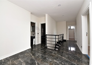 دوبلكس عائلية - 6 غرف وصالة ضمن مجمع سكني جديد في مركز الانيا 