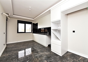 دوبلكس عائلية - 6 غرف وصالة ضمن مجمع سكني جديد في مركز الانيا 