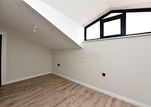 دوبلكس عائلية - 6 غرف وصالة ضمن مجمع سكني جديد في مركز الانيا 