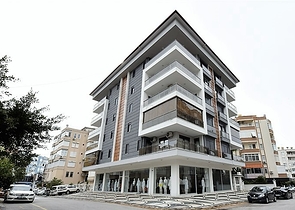 دوبلكس عائلية - 6 غرف وصالة ضمن مجمع سكني جديد في مركز الانيا 