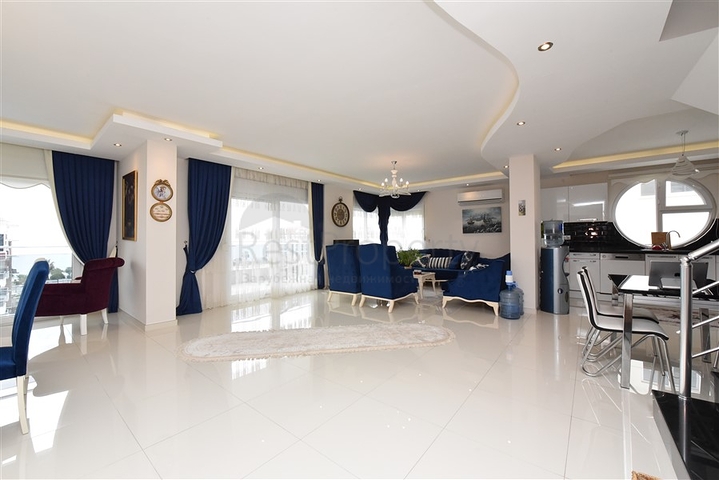 اطلالة بحر - دوبلكس فاخرة 3 غرف وصالة مفروشة - في كاستل / الانيا 