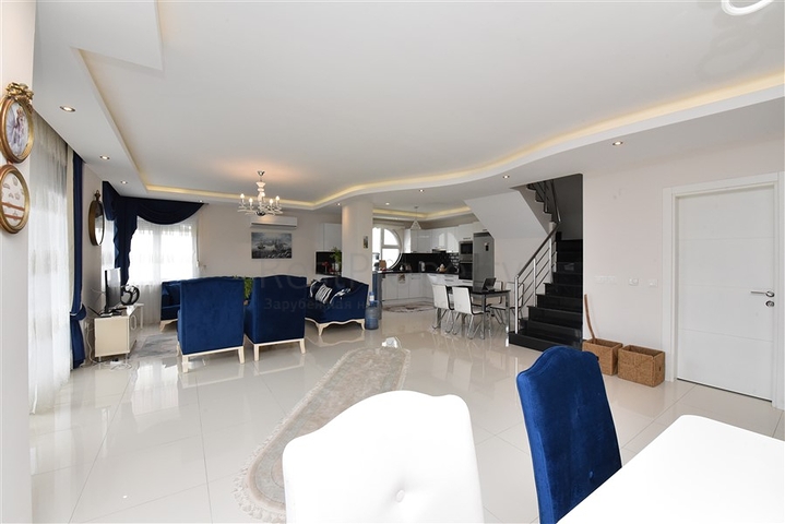 اطلالة بحر - دوبلكس فاخرة 3 غرف وصالة مفروشة - في كاستل / الانيا 