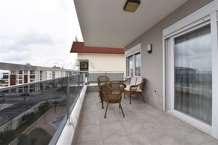 اطلالة بحر - دوبلكس فاخرة 3 غرف وصالة مفروشة - في كاستل / الانيا 