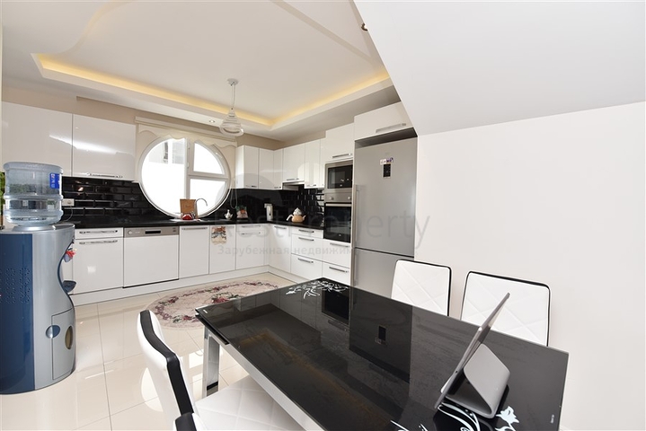 اطلالة بحر - دوبلكس فاخرة 3 غرف وصالة مفروشة - في كاستل / الانيا 