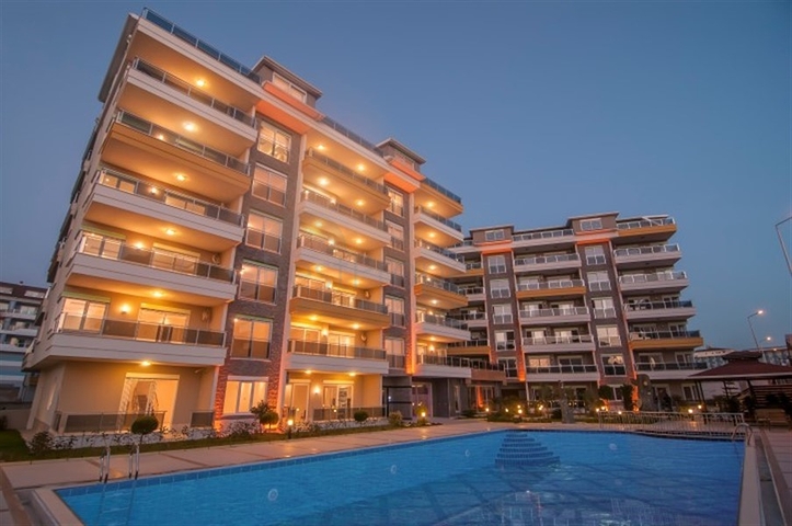 اطلالة بحر - دوبلكس فاخرة 3 غرف وصالة مفروشة - في كاستل / الانيا 