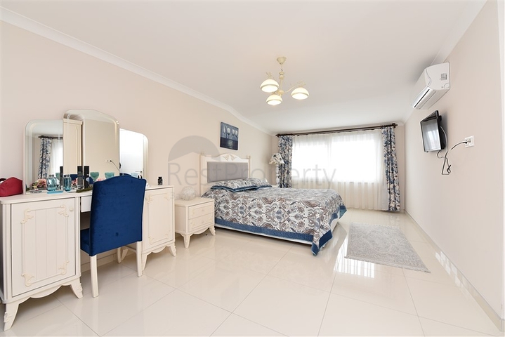 اطلالة بحر - دوبلكس فاخرة 3 غرف وصالة مفروشة - في كاستل / الانيا 