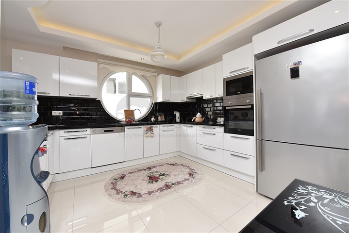 اطلالة بحر - دوبلكس فاخرة 3 غرف وصالة مفروشة - في كاستل / الانيا 