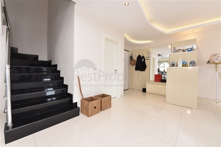 اطلالة بحر - دوبلكس فاخرة 3 غرف وصالة مفروشة - في كاستل / الانيا 