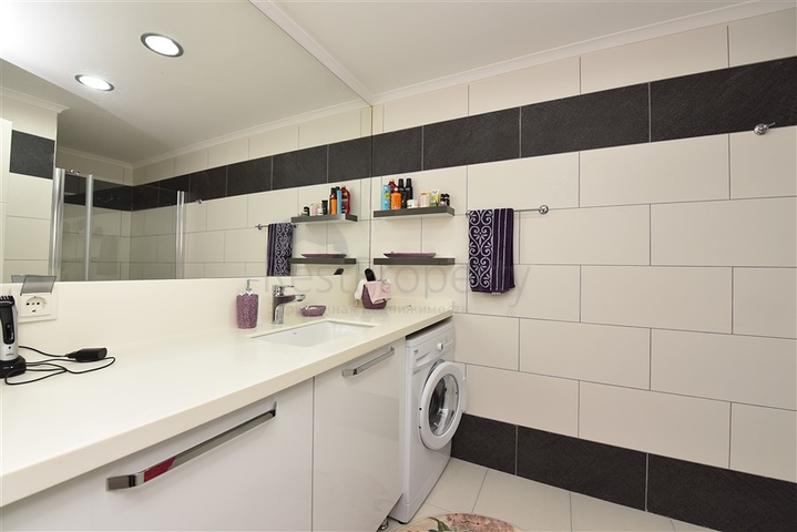 اطلالة بحر - دوبلكس فاخرة 3 غرف وصالة مفروشة - في كاستل / الانيا 