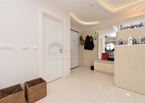 اطلالة بحر - دوبلكس فاخرة 3 غرف وصالة مفروشة - في كاستل / الانيا 