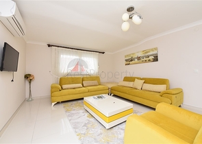 اطلالة بحر - دوبلكس فاخرة 3 غرف وصالة مفروشة - في كاستل / الانيا 