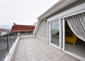 اطلالة بحر - دوبلكس فاخرة 3 غرف وصالة مفروشة - في كاستل / الانيا 