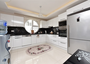 اطلالة بحر - دوبلكس فاخرة 3 غرف وصالة مفروشة - في كاستل / الانيا 