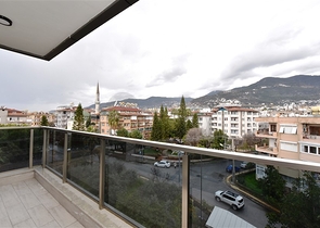 شقة جديدة - غرفة وصالة مفروشة -ضمن مجمع سكني في مركز الانيا 