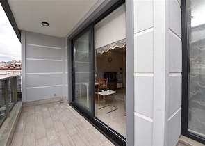 شقة جديدة - غرفة وصالة مفروشة -ضمن مجمع سكني في مركز الانيا 