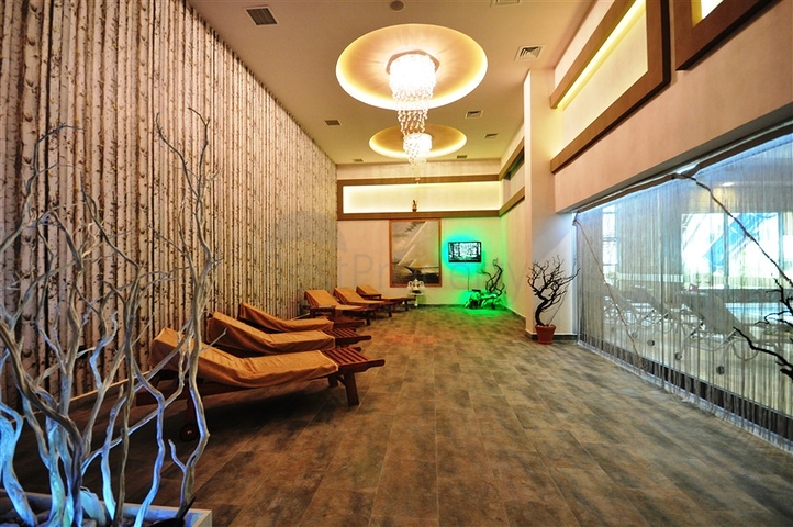 اطلالة بحر - دوبلكس فاخرة 3 غرف وصالة - ضمن مجمع بخدمات 5 نجوم - في كارجيجاك / الانيا 